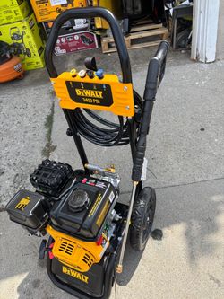 DeWalt 3400 PSI Gas Pressure Washer
