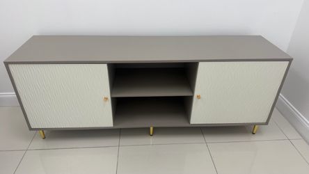 Modern TV Stand / Media Console – $150 – Quick Sale - Like new !