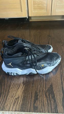 Jorden basketball shoes men Black/White/Gold Size 7.5