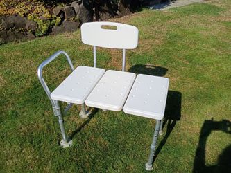 Adjustable shower bench