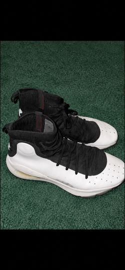 Under Armour  black /White size 11 shoes