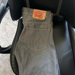 Levi 501’ grey