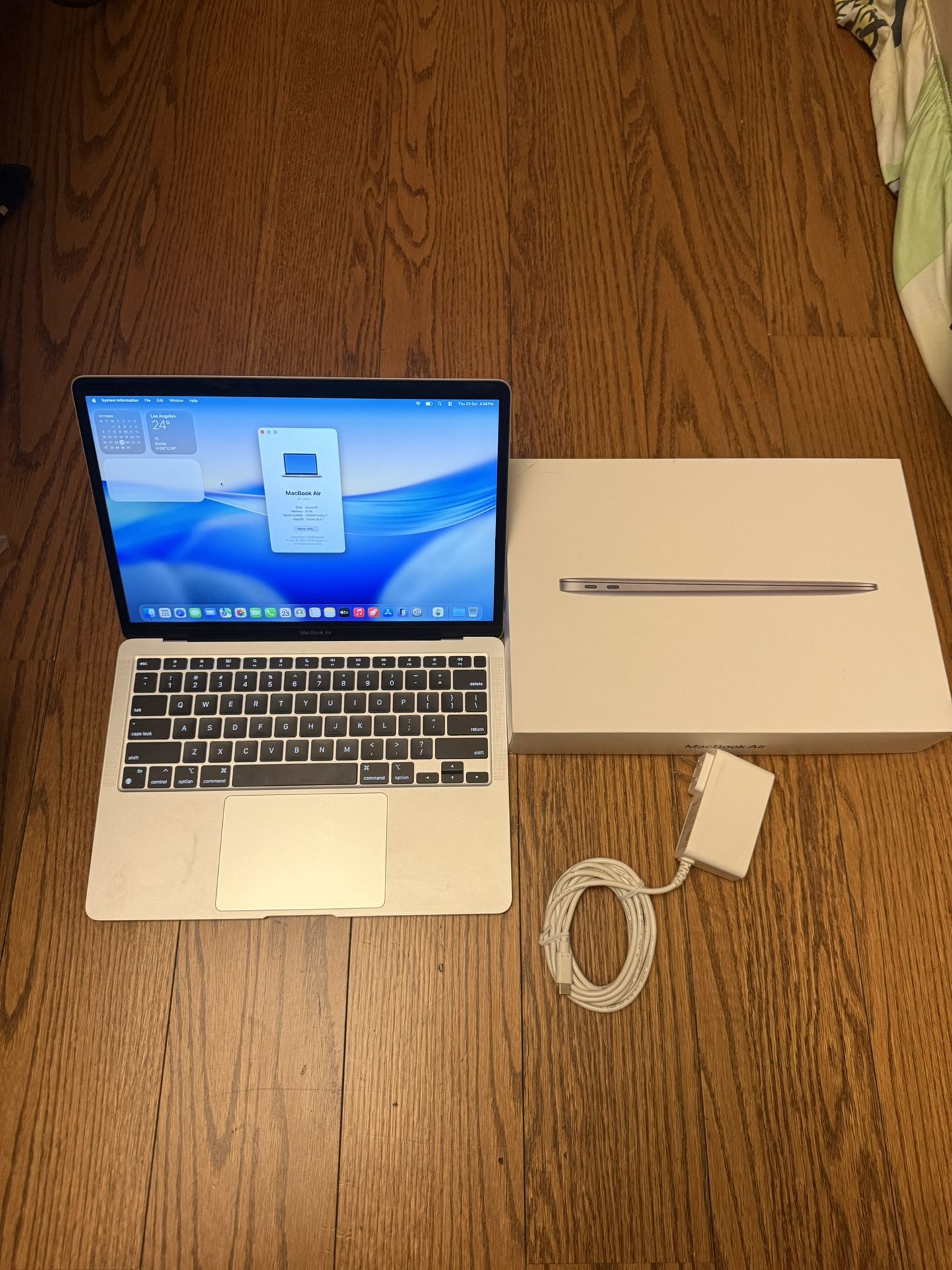MacBook Air 2020 M1/8GB RAM/256GB SSD/Good Battery/Fully Functional
