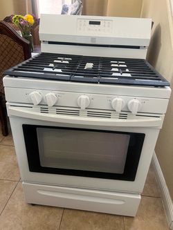 Kenmore White Gas Range Stove