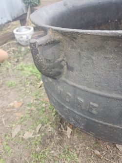 12 Gallon Cast Iron Cauldron/Washpot Baltimore
