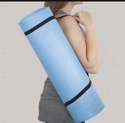 YOGA MAT W/ STRAP BNIP! 