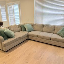 Sectional Couch FREE DELIVER