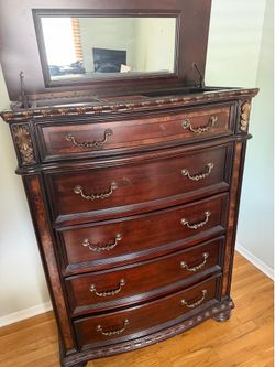 Dresser