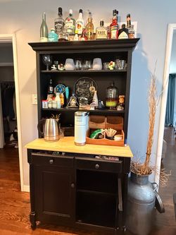 Black Hutch