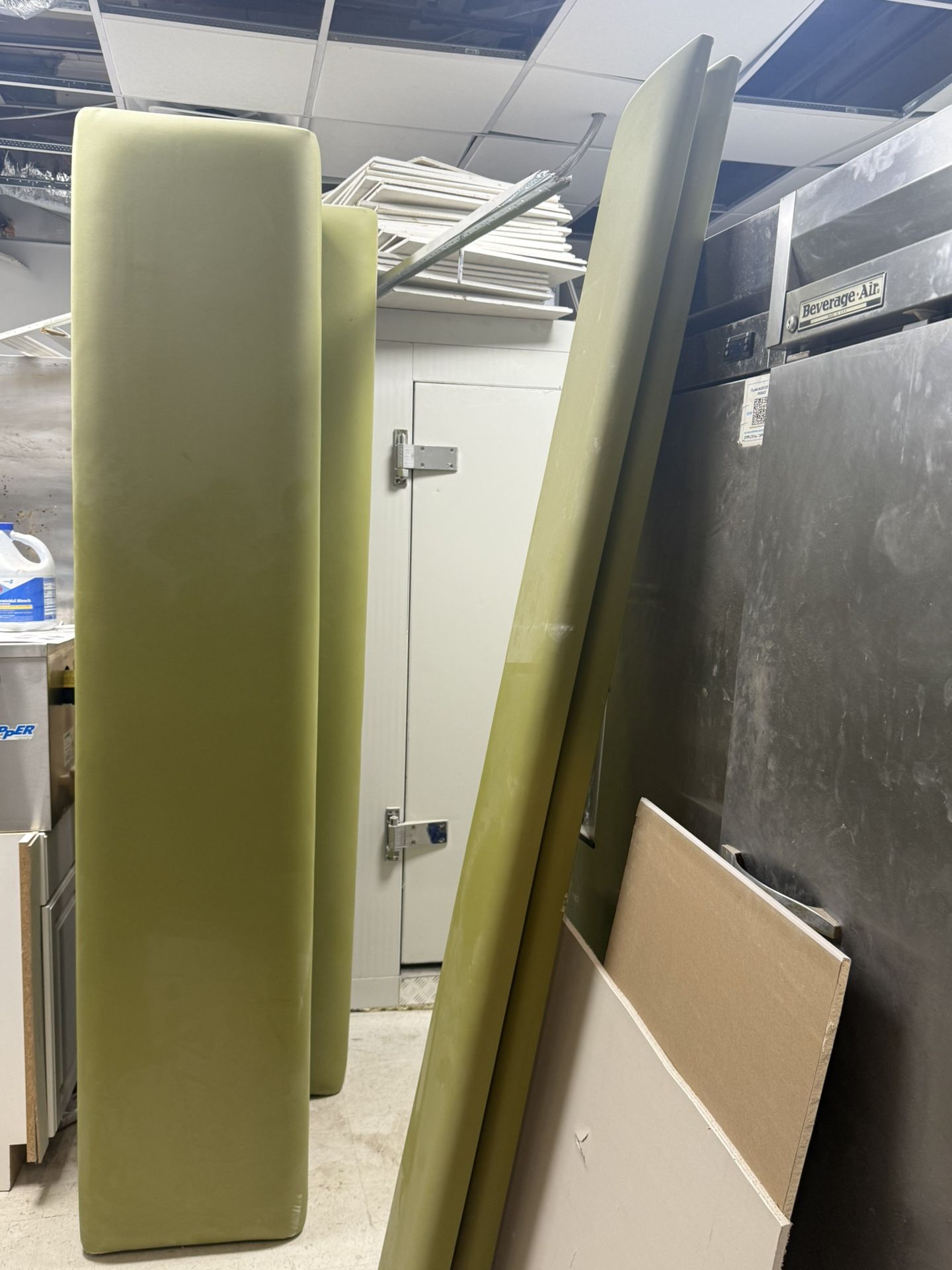 2/8ft Bench Brand New Hardly Used