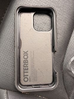 16 pro max outterbox  defender with belt clip