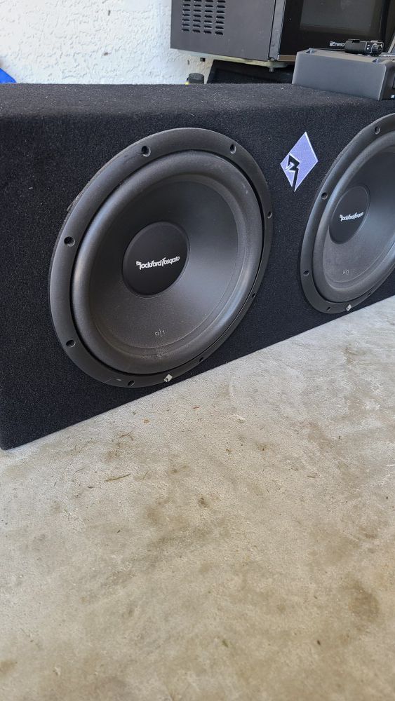 Rockford Fosgate 12" subs and amp