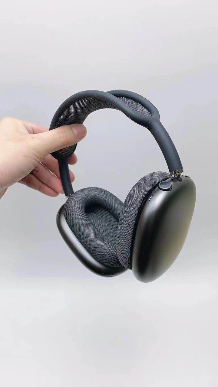 Apple AirPods Max - With Smart Case!