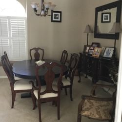 Crate & barrel Pedestal Dining table & Chairs