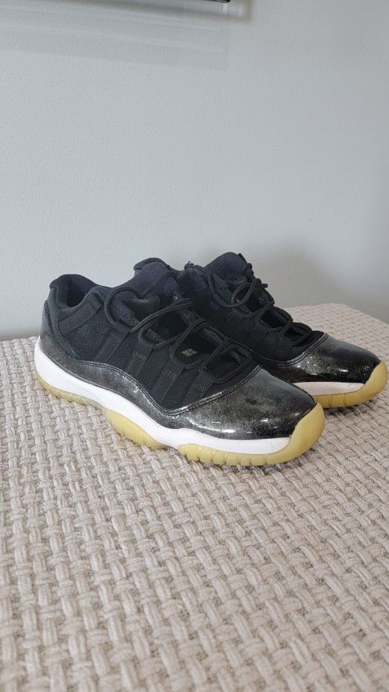 Nike Jordan 11 Retro Low Barons Size 7Y Men s shoes