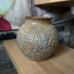 HANDMADE POTTERY VASE