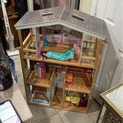 Barbie Large Doll/playhouse With Accessories 3dolls.couch,coffee table BBQ Pit Clothes Etc 3floors