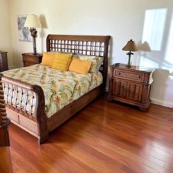 Beautiful Tommy Bahama Bedroom Set ( deliver Available) 