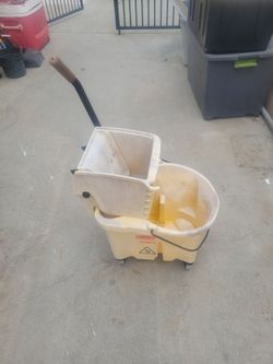 Mop bucket