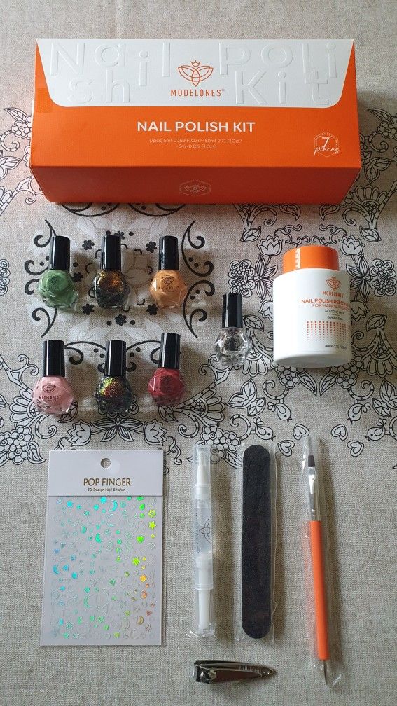 Nail Polish Kit With Nail Remover