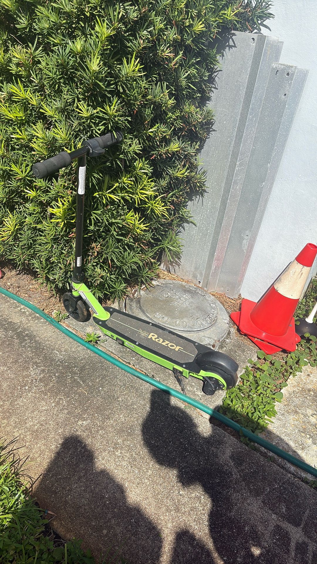 Razor Scooter — Like New, $100 OBO