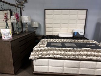Solid wood bedroom set! 🏠🧡📦 Easy Financing!