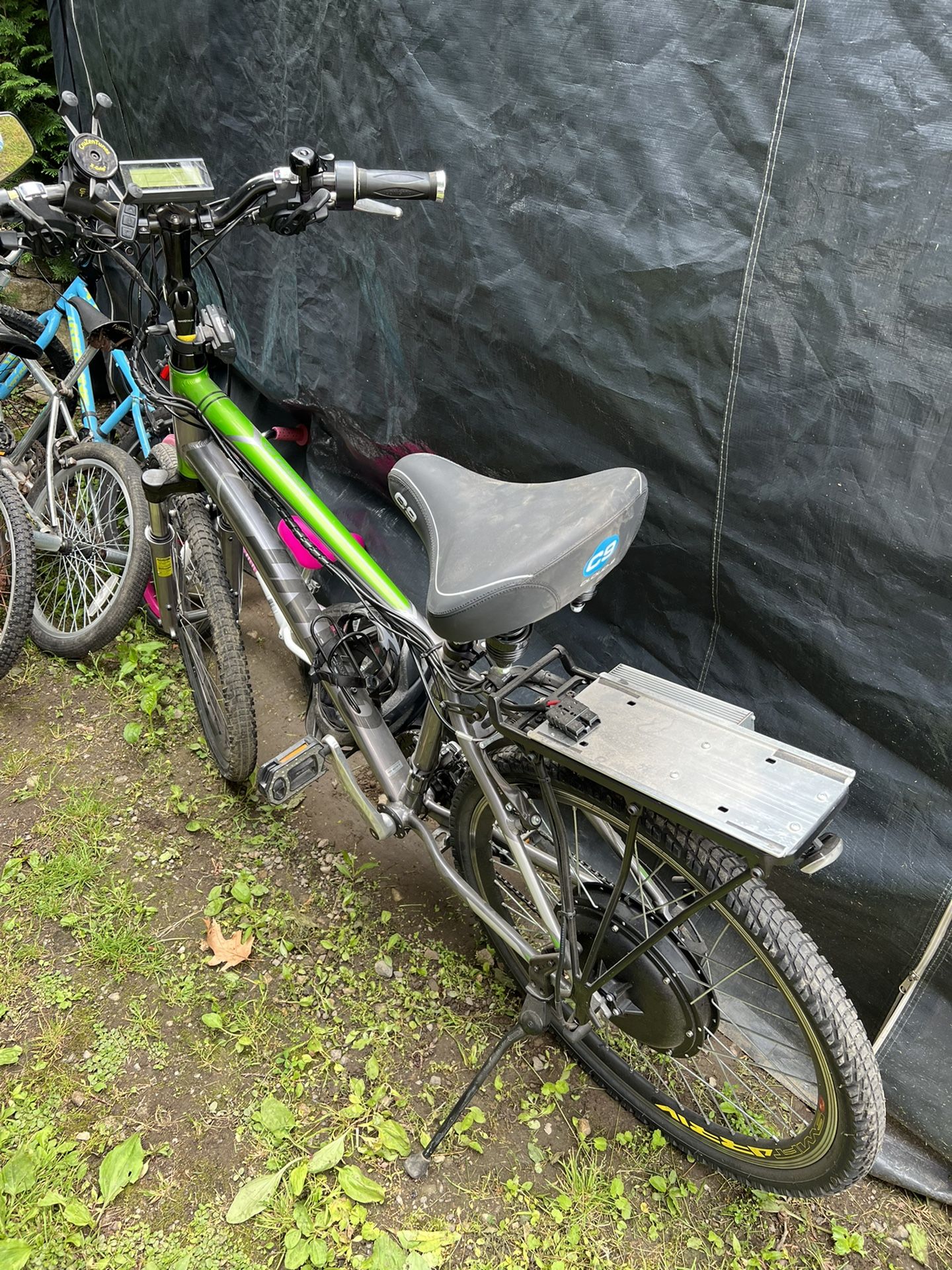 Giant Sedona DX Electric bike