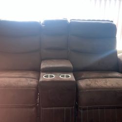 BROWN RECLINERS !! SET OF 2 !! 40$ 