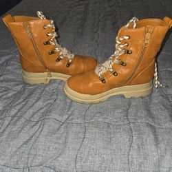 Boots With Fur Inside 