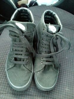 Vans hi top size 7W