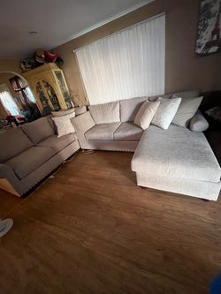 Large Light Gray Sectional Sofa with Chaise