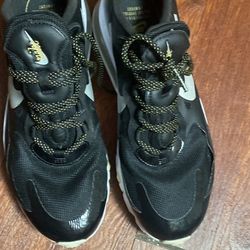 Men’s Nike React Tennis Shoes ( Size 9)