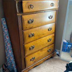 Bedroom Set Queen Size Matching Headboard To Thw Dressers 