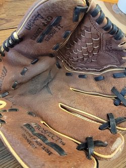 Mizuno Prospect Powerclose 11in Baseball Glove Thumbnail