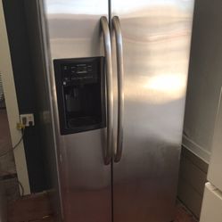 Ge Side By Side Refrigerator Wide 33”