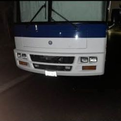 1999 Winnebago Adventurer