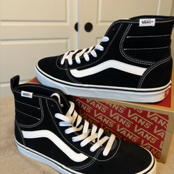 Vans Ashwood Hi Decon black trainers.