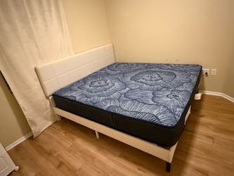 King Bed w Mattress