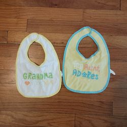 3/$10 🌟 Pair of Baby Bibs