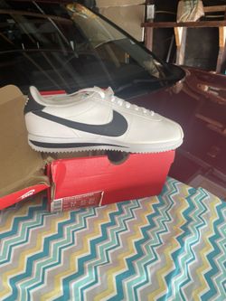 Nike Cortez Basic Leather NEW!