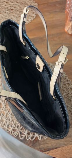 Beautiful Black Michael Kors handbag