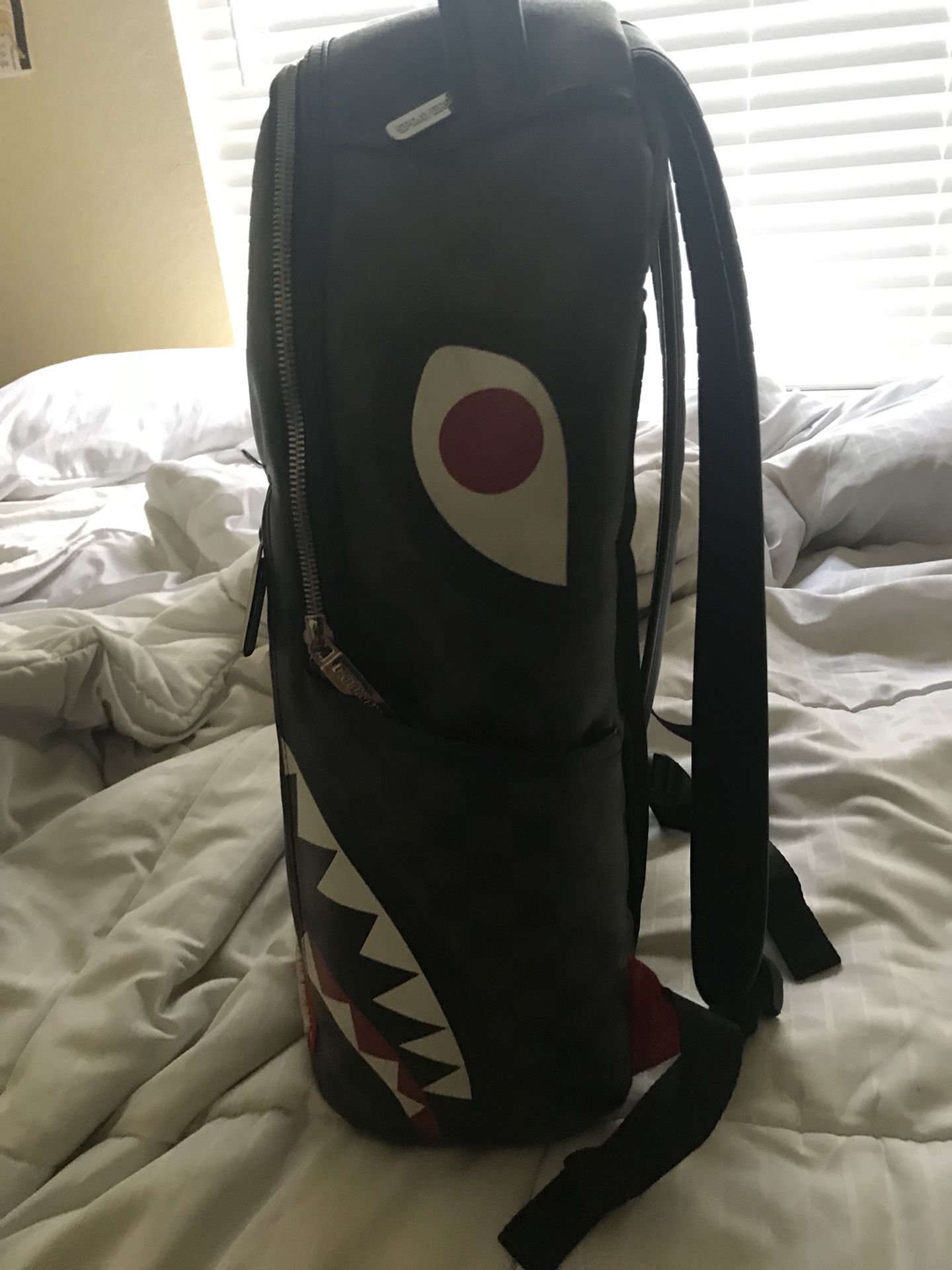 SPRAYGROUND BACKPACK SHARKS PARIS DEADSTOCK AUTHENTIC for Sale in Los  Angeles, CA - OfferUp