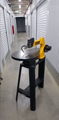 DeWalt Scroll Saw with Stand  ...Excellent Condition!