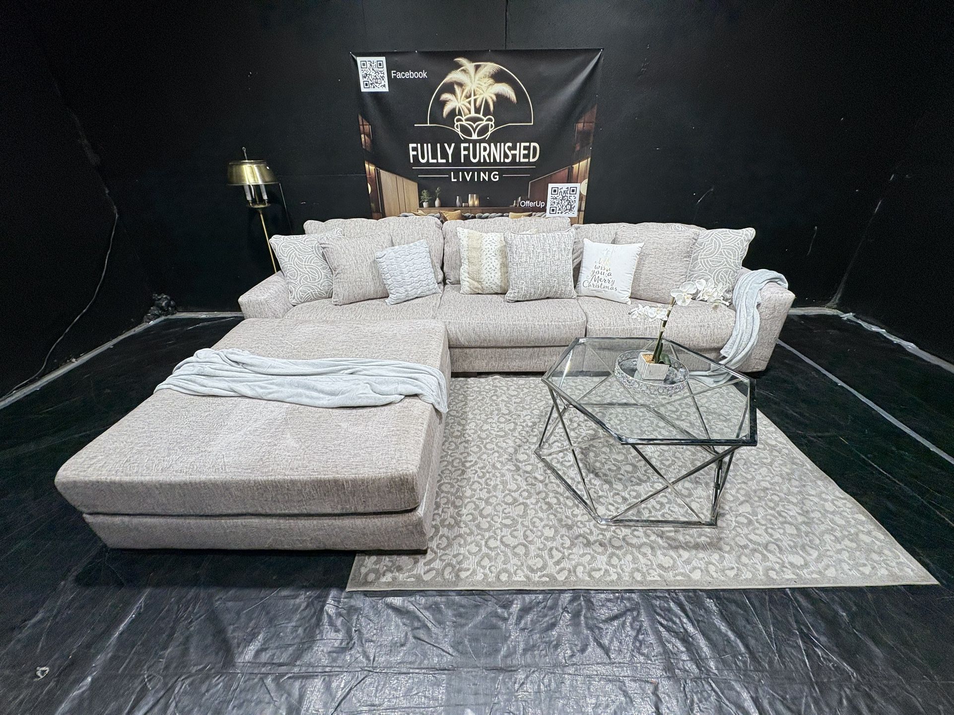 Sectional/couch/sofa, Brand: Ashley Furniture,138x95,Delivery Available 🚚