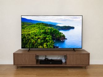 65” Hisense QLED 4K Smart TV – Excellent Condition