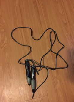 Jump rope with counter on handles