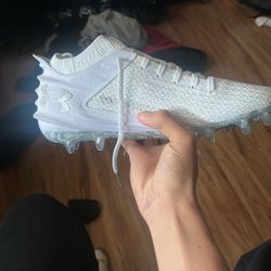 ua cleats white(brand new comes with box)