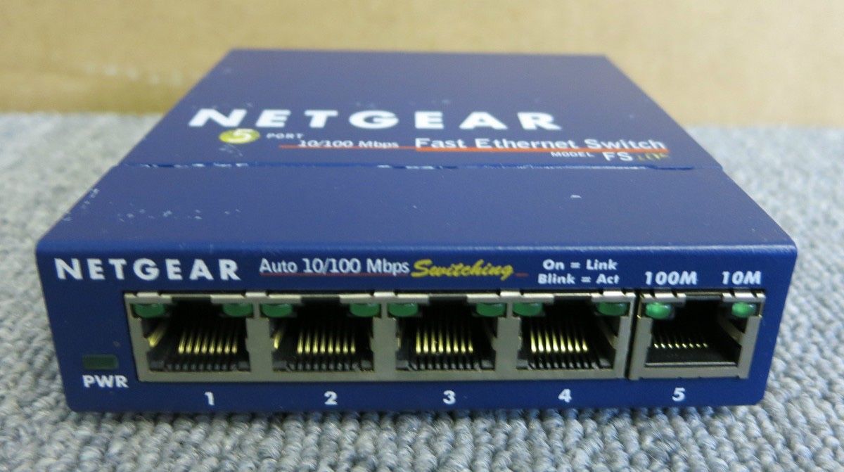 Netgear FS105 v2 External Prosafe 5 Port Fast Ethernet 10/100 Desktop Switch