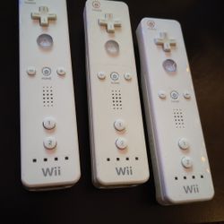 For Parts: Wii Remotes (Official)
