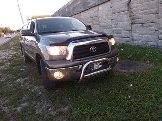 TOYOTA TUNDRA 074X4 HEAVY. POWER $12.000